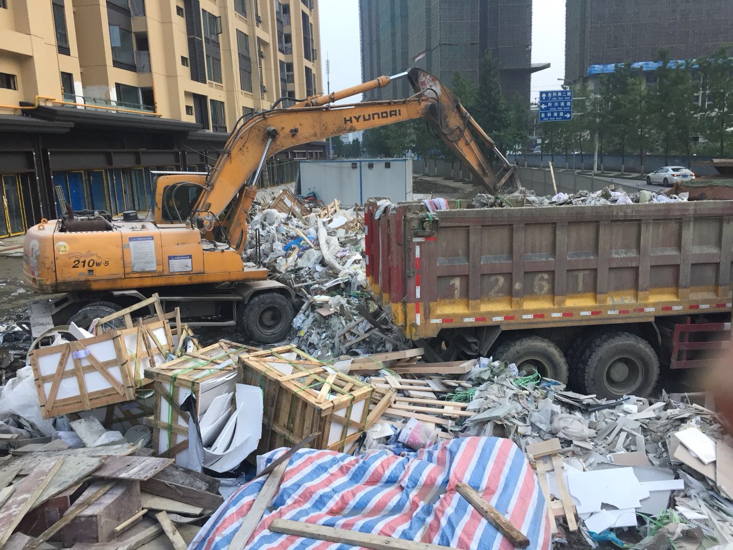 建筑垃圾清运 建筑垃圾清运 成都宏鑫龙建渣清运有限公司 